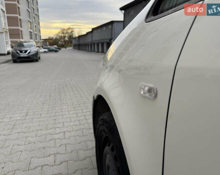 Фольксваген Кадди 2007 в Тернополе на Automoto.ua Белый Фольксваген Кадди, объемом двигателя 2 л и пробегом 257 тыс. км за 5799 $, фото 29 на Automoto.ua