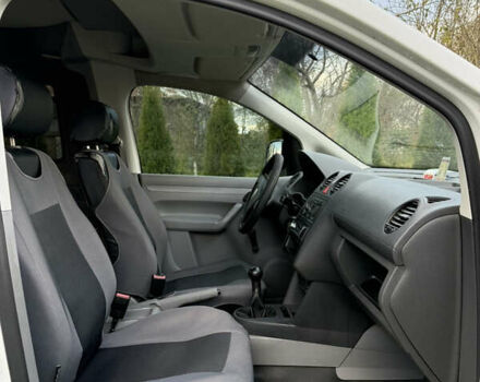 Белый Фольксваген Кадди, объемом двигателя 2 л и пробегом 141 тыс. км за 5100 $, фото 7 на Automoto.ua