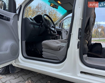 Білий Фольксваген Кадді, об'ємом двигуна 1.97 л та пробігом 462 тис. км за 5650 $, фото 17 на Automoto.ua