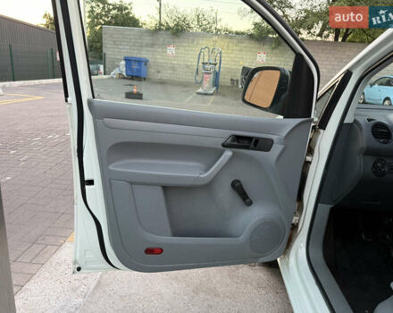 Белый Фольксваген Кадди, объемом двигателя 2 л и пробегом 250 тыс. км за 6500 $, фото 27 на Automoto.ua