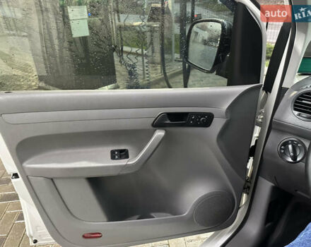 Білий Фольксваген Кадді, об'ємом двигуна 1.9 л та пробігом 183 тис. км за 9300 $, фото 5 на Automoto.ua