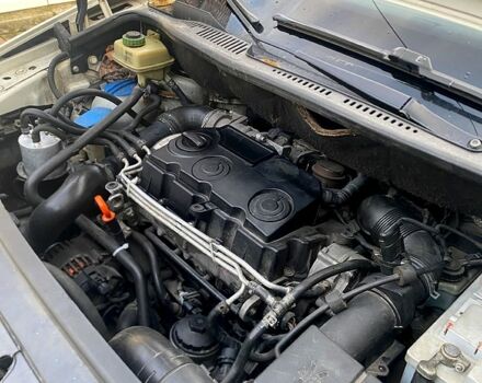 Белый Фольксваген Кадди, объемом двигателя 1.9 л и пробегом 288 тыс. км за 7600 $, фото 2 на Automoto.ua