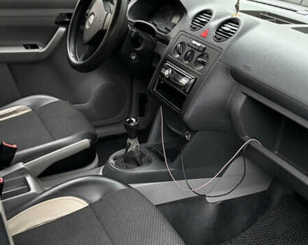 Белый Фольксваген Кадди, объемом двигателя 1.9 л и пробегом 288 тыс. км за 7300 $, фото 16 на Automoto.ua