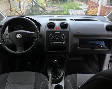 Белый Фольксваген Кадди, объемом двигателя 2 л и пробегом 283 тыс. км за 5300 $, фото 3 на Automoto.ua