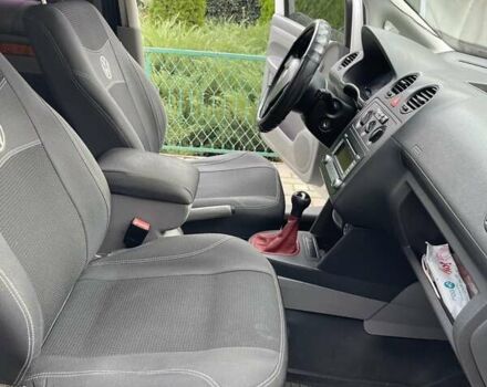 Белый Фольксваген Кадди, объемом двигателя 1.9 л и пробегом 300 тыс. км за 6300 $, фото 5 на Automoto.ua