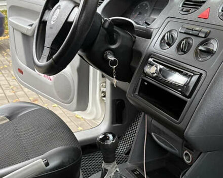 Белый Фольксваген Кадди, объемом двигателя 1.9 л и пробегом 288 тыс. км за 7300 $, фото 30 на Automoto.ua