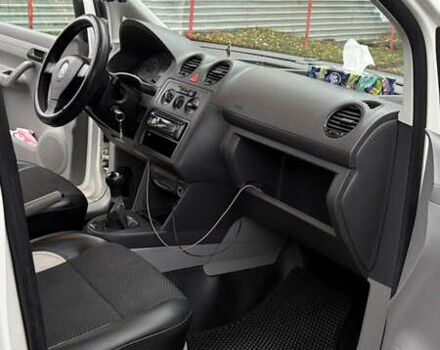 Белый Фольксваген Кадди, объемом двигателя 1.9 л и пробегом 288 тыс. км за 7300 $, фото 45 на Automoto.ua