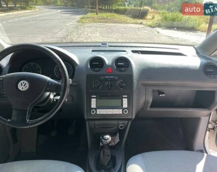 Белый Фольксваген Кадди, объемом двигателя 1.9 л и пробегом 305 тыс. км за 7500 $, фото 12 на Automoto.ua