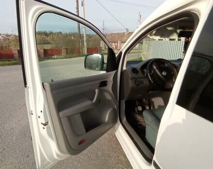 Белый Фольксваген Кадди, объемом двигателя 2 л и пробегом 300 тыс. км за 5100 $, фото 5 на Automoto.ua