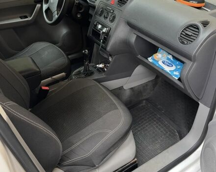 Белый Фольксваген Кадди, объемом двигателя 1.9 л и пробегом 260 тыс. км за 6300 $, фото 3 на Automoto.ua