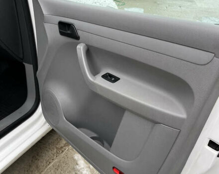 Белый Фольксваген Кадди, объемом двигателя 1.9 л и пробегом 172 тыс. км за 8200 $, фото 4 на Automoto.ua