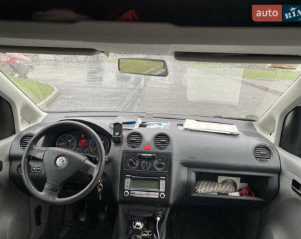 Белый Фольксваген Кадди, объемом двигателя 2 л и пробегом 400 тыс. км за 7200 $, фото 5 на Automoto.ua