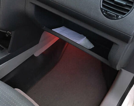 Білий Фольксваген Кадді, об'ємом двигуна 1.96 л та пробігом 300 тис. км за 6500 $, фото 5 на Automoto.ua