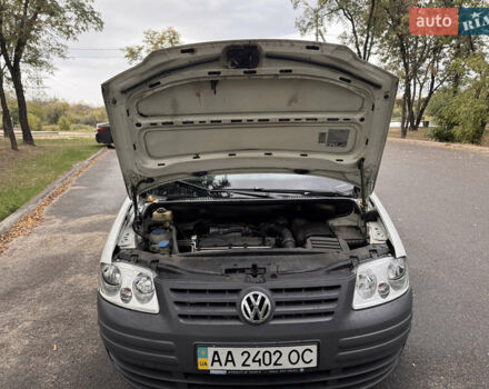 Фольксваген Кадди 2009 в Кривом Роге на Automoto.ua Белый Фольксваген Кадди, объемом двигателя 1.97 л и пробегом 240 тыс. км за 7500 $, фото 15 на Automoto.ua