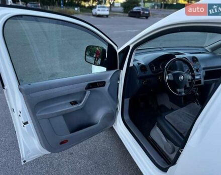 Белый Фольксваген Кадди, объемом двигателя 1.9 л и пробегом 270 тыс. км за 8000 $, фото 8 на Automoto.ua