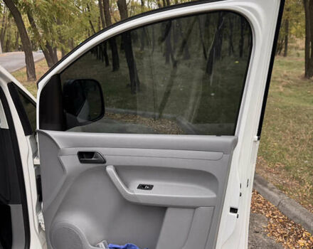 Фольксваген Кадди 2009 в Кривом Роге на Automoto.ua Белый Фольксваген Кадди, объемом двигателя 1.97 л и пробегом 240 тыс. км за 7500 $, фото 14 на Automoto.ua