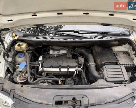 Фольксваген Кадди 2009 в Кривом Роге на Automoto.ua Белый Фольксваген Кадди, объемом двигателя 1.97 л и пробегом 240 тыс. км за 7500 $, фото 16 на Automoto.ua