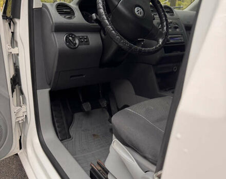 Фольксваген Кадди 2009 в Кривом Роге на Automoto.ua Белый Фольксваген Кадди, объемом двигателя 1.97 л и пробегом 240 тыс. км за 7500 $, фото 13 на Automoto.ua