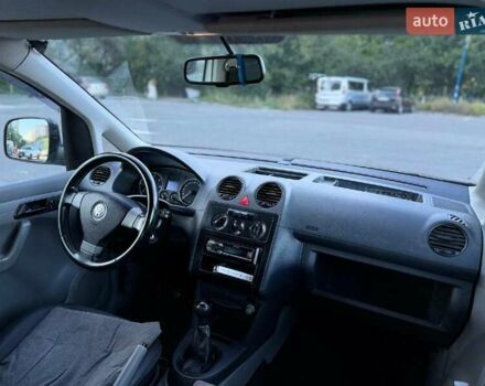Белый Фольксваген Кадди, объемом двигателя 1.9 л и пробегом 270 тыс. км за 8000 $, фото 1 на Automoto.ua