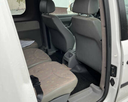 Белый Фольксваген Кадди, объемом двигателя 1.9 л и пробегом 172 тыс. км за 8200 $, фото 6 на Automoto.ua