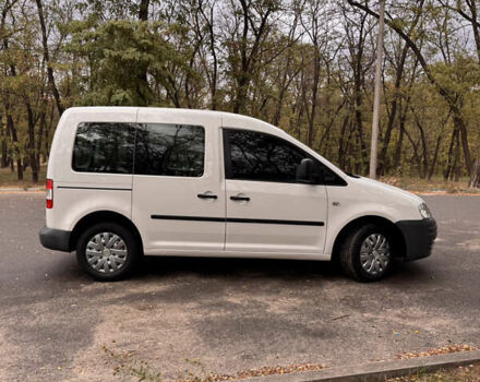 Фольксваген Кадди 2009 в Кривом Роге на Automoto.ua Белый Фольксваген Кадди, объемом двигателя 1.97 л и пробегом 240 тыс. км за 7500 $, фото 2 на Automoto.ua