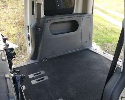 Белый Фольксваген Кадди, объемом двигателя 2 л и пробегом 245 тыс. км за 8200 $, фото 85 на Automoto.ua