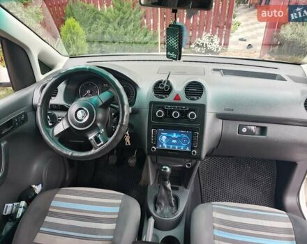 Белый Фольксваген Кадди, объемом двигателя 1.6 л и пробегом 285 тыс. км за 9300 $, фото 7 на Automoto.ua