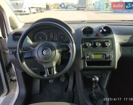 Белый Фольксваген Кадди, объемом двигателя 2 л и пробегом 245 тыс. км за 8200 $, фото 25 на Automoto.ua