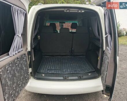 Белый Фольксваген Кадди, объемом двигателя 1.6 л и пробегом 285 тыс. км за 9300 $, фото 1 на Automoto.ua