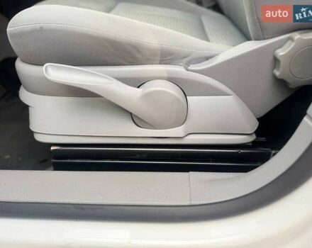 Белый Фольксваген Кадди, объемом двигателя 2 л и пробегом 235 тыс. км за 8300 $, фото 17 на Automoto.ua