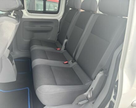 Белый Фольксваген Кадди, объемом двигателя 1.6 л и пробегом 206 тыс. км за 9800 $, фото 5 на Automoto.ua