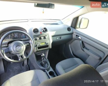 Белый Фольксваген Кадди, объемом двигателя 2 л и пробегом 245 тыс. км за 8200 $, фото 19 на Automoto.ua