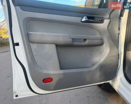 Белый Фольксваген Кадди, объемом двигателя 2 л и пробегом 235 тыс. км за 8300 $, фото 7 на Automoto.ua