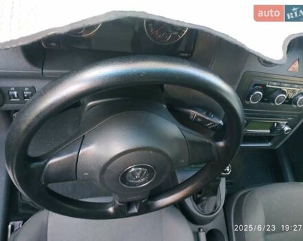 Белый Фольксваген Кадди, объемом двигателя 2 л и пробегом 245 тыс. км за 8200 $, фото 149 на Automoto.ua