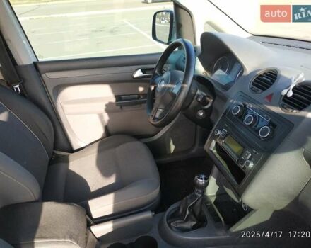 Белый Фольксваген Кадди, объемом двигателя 2 л и пробегом 245 тыс. км за 8200 $, фото 29 на Automoto.ua