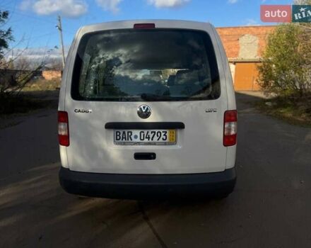 Белый Фольксваген Кадди, объемом двигателя 2 л и пробегом 235 тыс. км за 8300 $, фото 2 на Automoto.ua