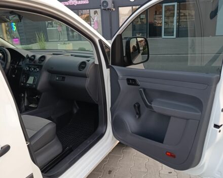 Белый Фольксваген Кадди, объемом двигателя 1.6 л и пробегом 247 тыс. км за 9500 $, фото 3 на Automoto.ua