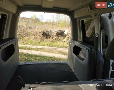 Белый Фольксваген Кадди, объемом двигателя 2 л и пробегом 245 тыс. км за 8200 $, фото 93 на Automoto.ua