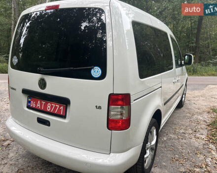 Белый Фольксваген Кадди, объемом двигателя 0 л и пробегом 206 тыс. км за 9300 $, фото 5 на Automoto.ua