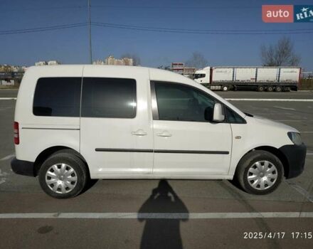 Белый Фольксваген Кадди, объемом двигателя 2 л и пробегом 245 тыс. км за 8200 $, фото 1 на Automoto.ua