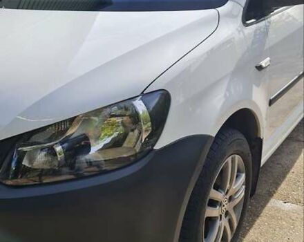 Белый Фольксваген Кадди, объемом двигателя 1.6 л и пробегом 153 тыс. км за 10500 $, фото 2 на Automoto.ua