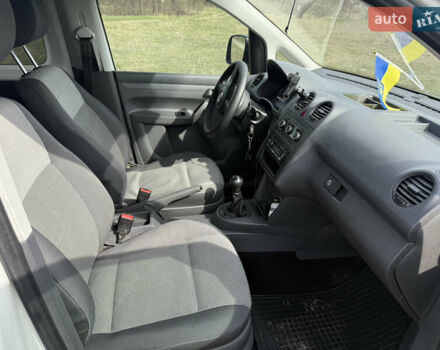 Белый Фольксваген Кадди, объемом двигателя 1.2 л и пробегом 140 тыс. км за 7800 $, фото 11 на Automoto.ua