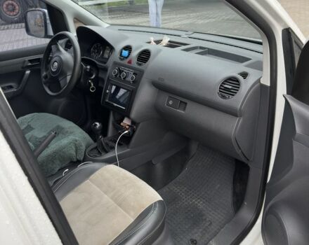 Белый Фольксваген Кадди, объемом двигателя 1.6 л и пробегом 192 тыс. км за 8300 $, фото 4 на Automoto.ua