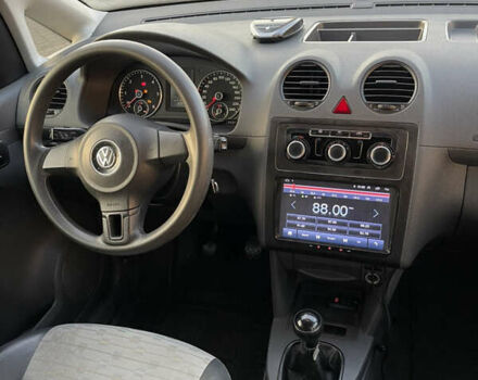 Белый Фольксваген Кадди, объемом двигателя 1.6 л и пробегом 362 тыс. км за 7200 $, фото 8 на Automoto.ua