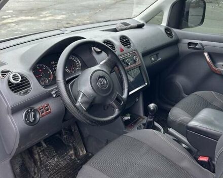 Білий Фольксваген Кадді, об'ємом двигуна 1.6 л та пробігом 300 тис. км за 7700 $, фото 6 на Automoto.ua