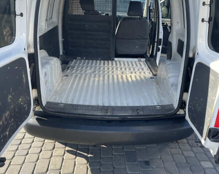 Белый Фольксваген Кадди, объемом двигателя 1.6 л и пробегом 362 тыс. км за 7200 $, фото 11 на Automoto.ua