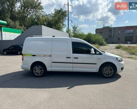 Белый Фольксваген Кадди, объемом двигателя 2 л и пробегом 320 тыс. км за 7500 $, фото 1 на Automoto.ua