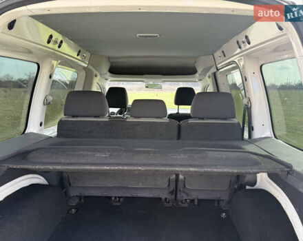 Белый Фольксваген Кадди, объемом двигателя 1.2 л и пробегом 140 тыс. км за 7800 $, фото 2 на Automoto.ua