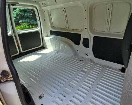 Белый Фольксваген Кадди, объемом двигателя 1.6 л и пробегом 240 тыс. км за 7999 $, фото 16 на Automoto.ua