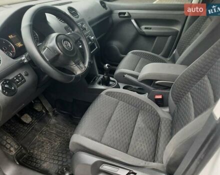 Білий Фольксваген Кадді, об'ємом двигуна 1.6 л та пробігом 224 тис. км за 8700 $, фото 13 на Automoto.ua